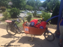 Have bakfiets, will transport anything!